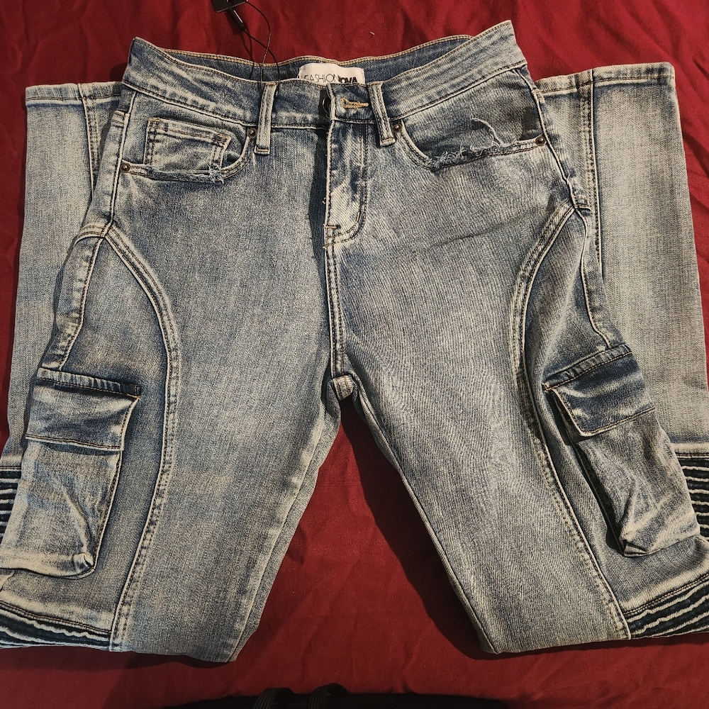 Pants - Picture 5 of 8
